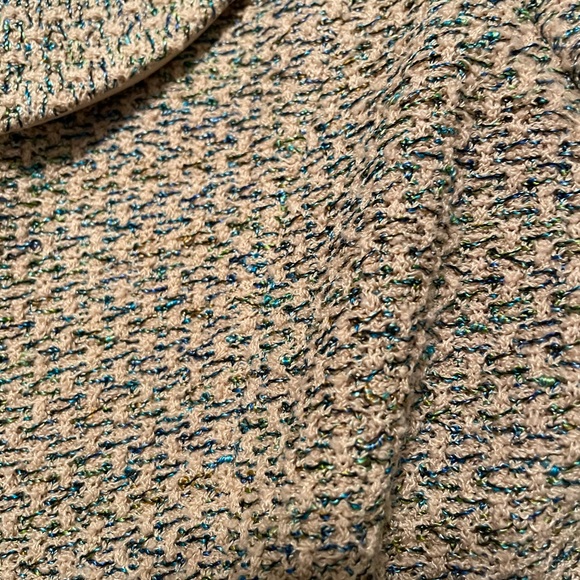 St. John suit - Picture 13 of 14